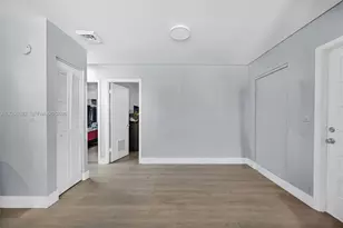 3231 SW 25th St, Miami, FL 33133 - Photo 18