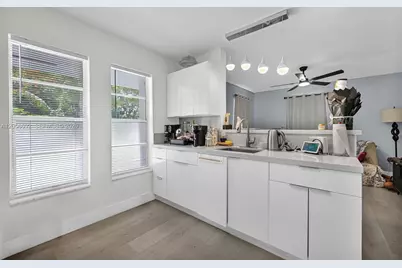 3231 SW 25th St, Miami, FL 33133 - Photo 12