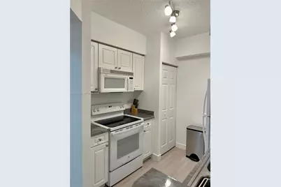 17100 N Bay Rd #1209, Sunny Isles Beach, FL 33160 - Photo 10