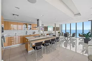 6899 Collins Ave, Miami Beach, FL 33141 - Photo 4