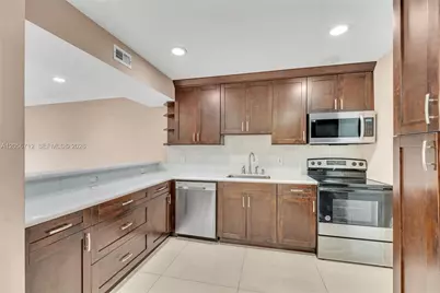4848 NW 24th Ct #118, Lauderdale Lakes, FL 33313 - Photo 4