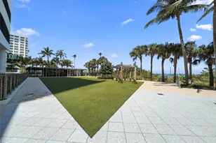 6801 Collins Ave, Miami Beach, FL 33141 - Photo 16