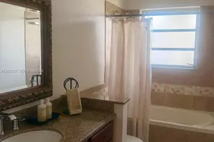 6790 SW 10th Ct, Pembroke Pines, FL 33023 - Photo 10