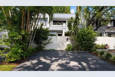 4863 SW 71st Pl, Miami, FL 33155 - Photo 2