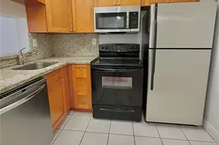 486 NW 165th St Rd, Miami, FL 33169 - Photo 12