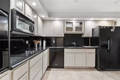 5825 Collins Ave #9C, Miami Beach, FL 33140 - Photo 10