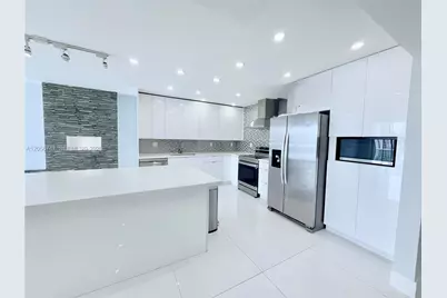 19390 Collins Ave #907, Sunny Isles Beach, FL 33160 - Photo 2