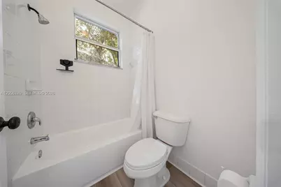1037 NE 42nd Pl, Homestead, FL 33033 - Photo 16