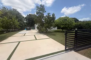 14985 Leisure Dr, Homestead, FL 33033 - Photo 1