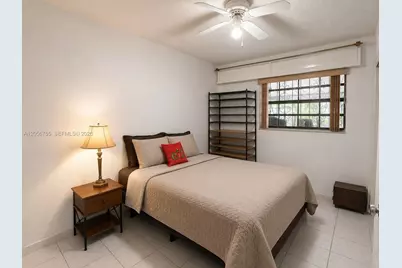 5941 W 20th Ln, Hialeah, FL 33016 - Photo 14