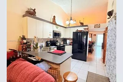5941 W 20th Ln, Hialeah, FL 33016 - Photo 6