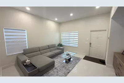 692 Maplewood Ct, Weston, FL 33327 - Photo 2