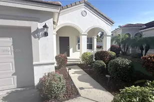 692 Maplewood Ct, Weston, FL 33327 - Photo 2