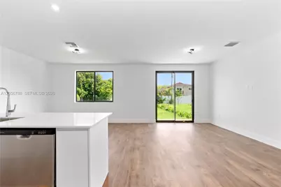 854 SW 1st St, Florida City, FL 33034 - Photo 8