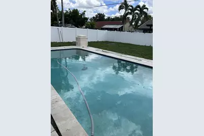 5240 SW 10th Ct, Plantation, FL 33317 - Photo 2