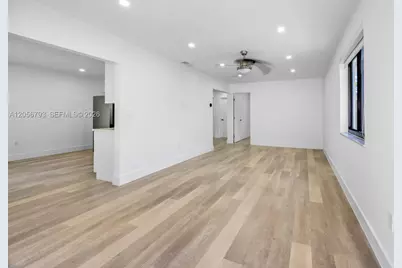 3050 SW 26th St #3050, Miami, FL 33133 - Photo 4