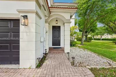 8188 NW 108th Pl #-, Doral, FL 33178 - Photo 4