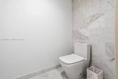 1000 Brickell Plz #3211, Miami, FL 33131 - Photo 72