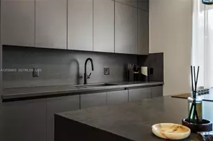984 SW 10th St, Miami, FL 33130 - Photo 10