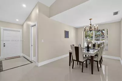 10704 SW 167th St, Miami, FL 33157 - Photo 6