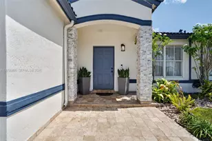 10704 SW 167th St, Miami, FL 33157 - Photo 2