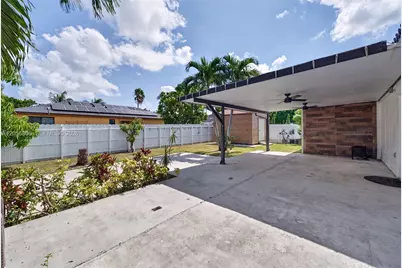 10704 SW 167th St, Miami, FL 33157 - Photo 32