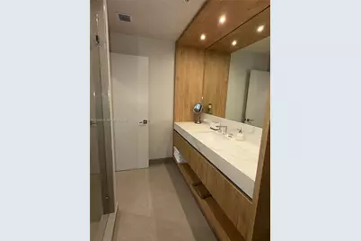 11 NE 6th St #705, Miami, FL 33132 - Photo 12