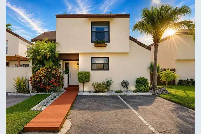 635 NW 97th Pl, Miami, FL 33172 - Photo 1