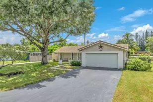 4770 SW 70th Terrace, Davie, FL 33314 - Photo 2