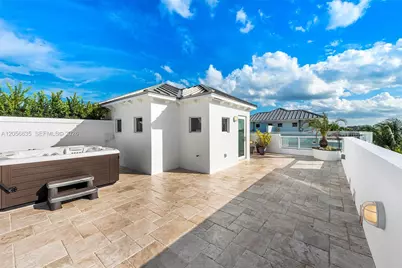 348 Elm St #B-10, Hollywood, FL 33019 - Photo 10
