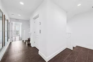 348 Elm St, Hollywood, FL 33019 - Photo 36