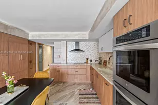 2457 Collins Ave, Miami Beach, FL 33140 - Photo 18