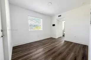 1710 NW 1st Ct, Miami, FL 33136 - Photo 4