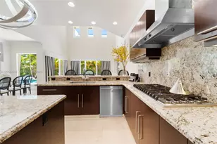 275 189th Terrace, Sunny Isles Beach, FL 33160 - Photo 14