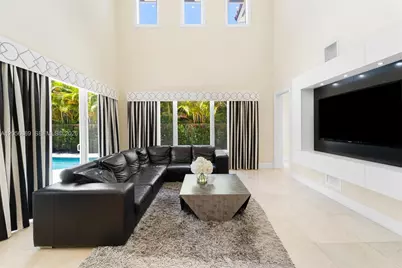 275 189th Ter, Sunny Isles Beach, FL 33160 - Photo 8
