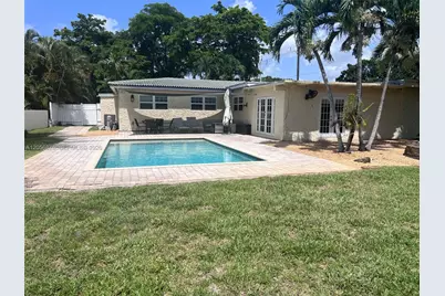 880 Azalea Ct, Plantation, FL 33317 - Photo 10