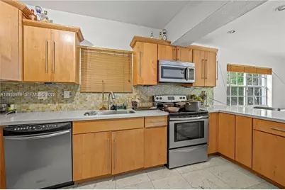 2427 SW 12th St, Miami, FL 33135 - Photo 8