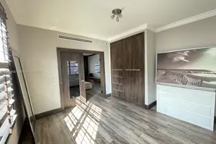 610 8th St, Miami Beach, FL 33139 - Photo 8