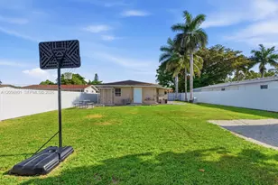 827 SW 3rd St, Florida City, FL 33034 - Photo 4