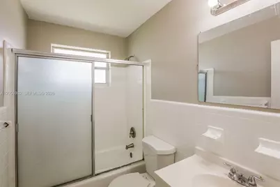 7171 SW 10th Ct, Pembroke Pines, FL 33023 - Photo 16