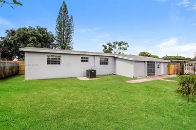 7171 SW 10th Ct, Pembroke Pines, FL 33023 - Photo 18