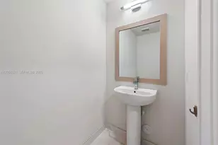 2505 NE 193rd St, Miami, FL 33180 - Photo 12