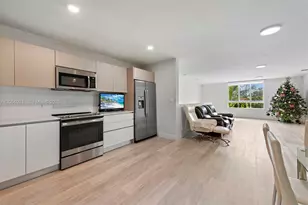 2505 NE 193rd St, Miami, FL 33180 - Photo 2