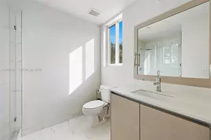 2505 NE 193rd St, Miami, FL 33180 - Photo 18