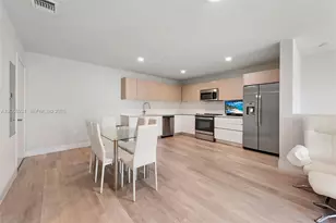 2505 NE 193rd St, Miami, FL 33180 - Photo 4