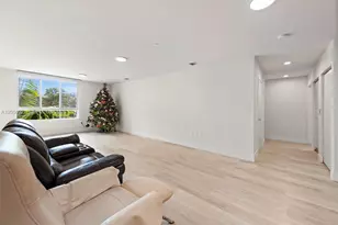 2505 NE 193rd St, Miami, FL 33180 - Photo 10