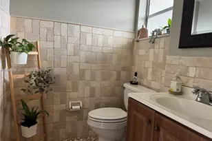 9450 Poinciana Pl, Davie, FL 33324 - Photo 6
