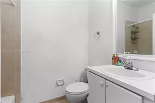 8242 NW 107 Ct, Doral, FL 33178 - Photo 18