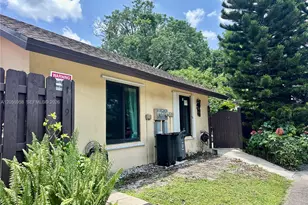 151 Essex Rd, Hollywood, FL 33024 - Photo 1