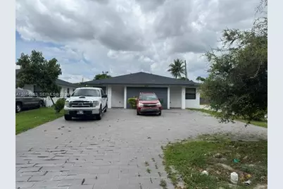 634 NW 12th St, Florida City, FL 33034 - Photo 2